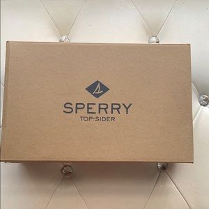 Women’s sperry size 7 new in box